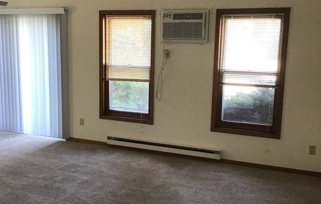 2 beds, 1 bath, 950 sqft, $1,695, Unit 7679CB - HPCI, II