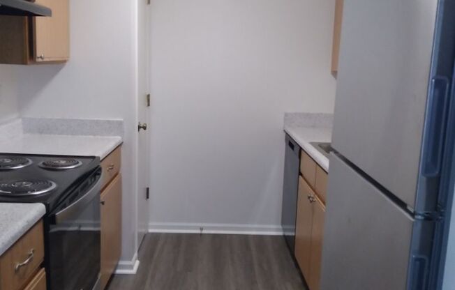 185 - COUNTRY VIEW APARTMENTS