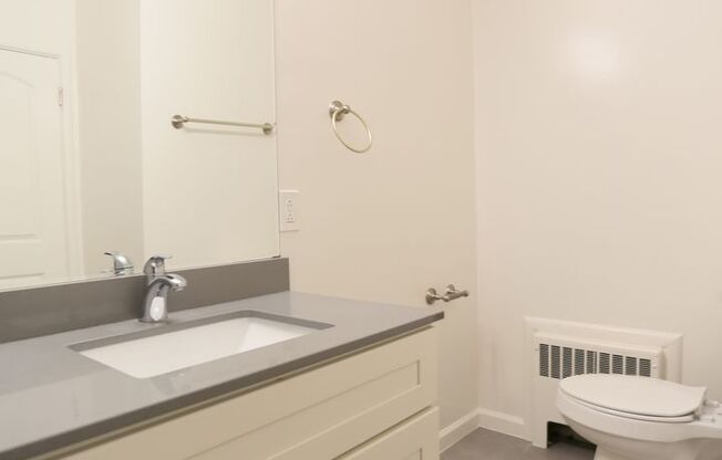 2 beds, 1 bath, $2,550