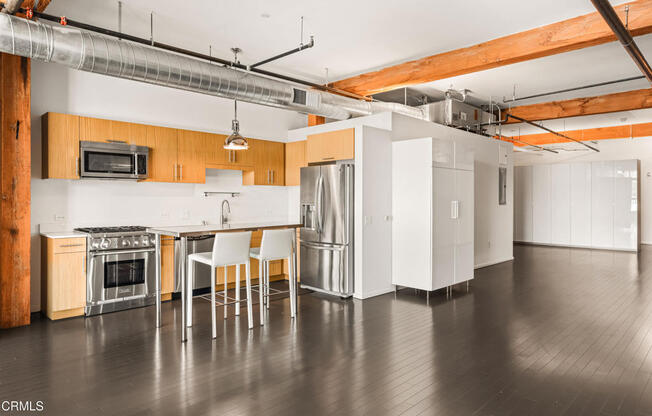 1 bed, 1 bath, 1,420 sqft, $4,300, Unit 532