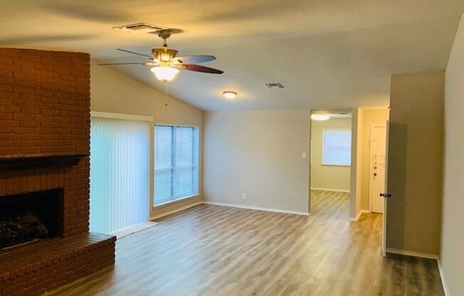 3 Bedroom/ 2 Bath Home Near Randolph AFB!