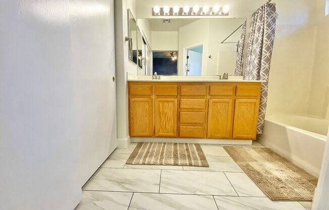 BEAUTIFUL SINGLE-STORY 3 BEDROOM, 2 BATHROOM HOME LOCATED IN A QUIET NORTH LAS VEGAS NEIGHBORHOOD!