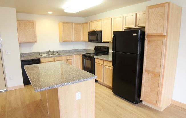 2 beds, 1 bath, 979 sqft, $1,005