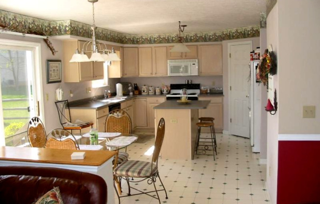 8284 SIMPSON CRK WAY