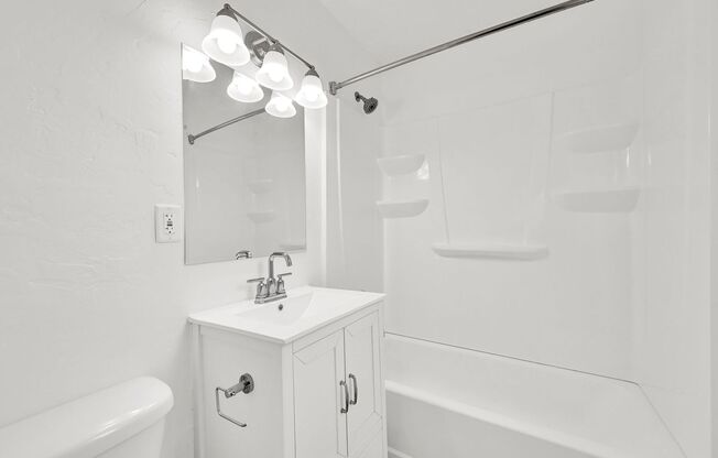 1 bed, 1 bath, $1,100, Unit 714