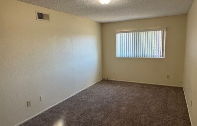 2 beds, 1 bath, 900 sqft, $2,495, Unit UNIT F