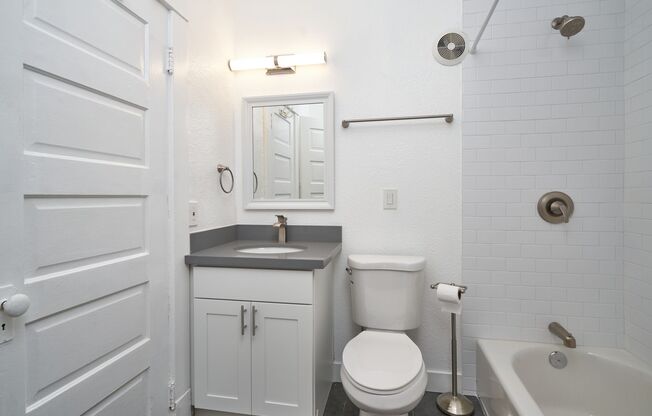 1421 On Queen Anne Apartments