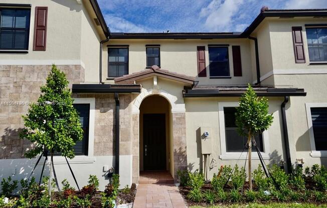 3432 W 113 ST