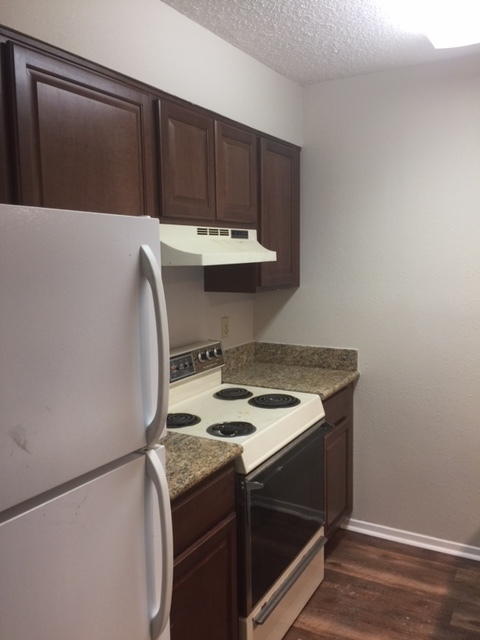 1 bed, 1 bath, $1,225