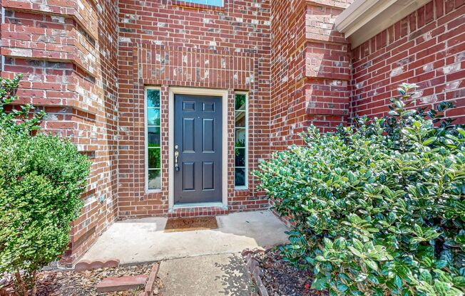 Big Style, Bigger Closets! Live Large in Quail Run!