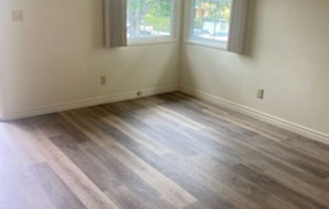 Emerald Garden - 5200r