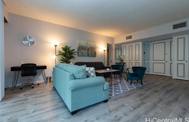 4999 Kahala Ave