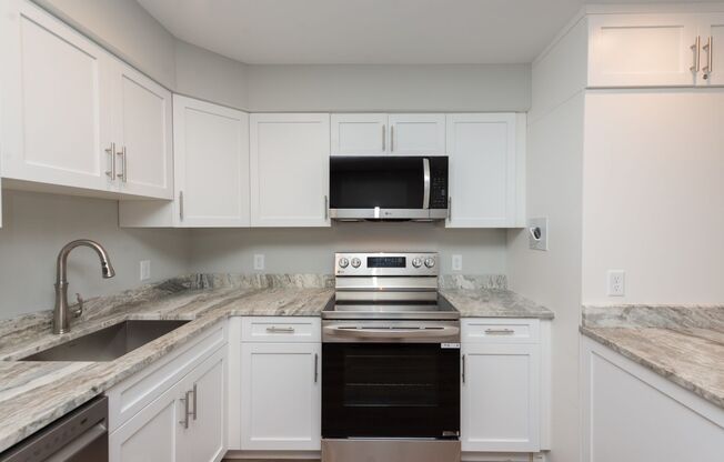 Studio, 1 bath, 460 sqft, $1,795, Unit 201C