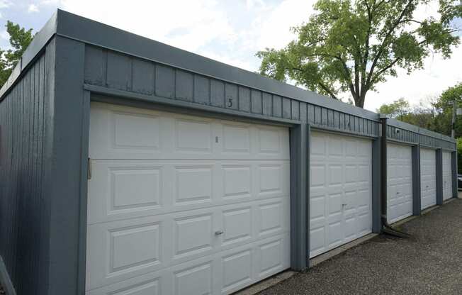 Eldridge Apartments garages