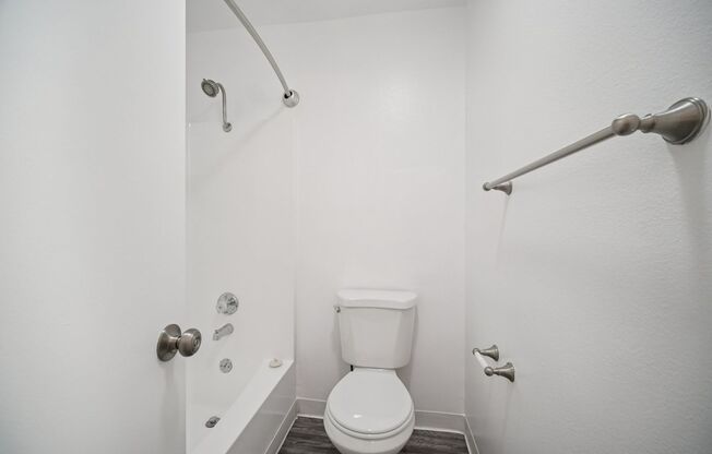 2 beds, 2 baths, 1,058 sqft, $2,598, Unit 4220.307