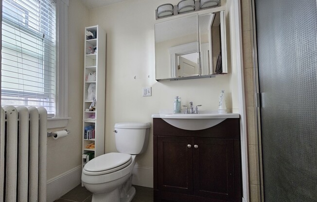 3 beds, 2 baths, 1,141 sqft, $3,900, Unit 2