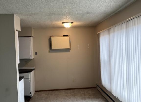1500 10 AVE S