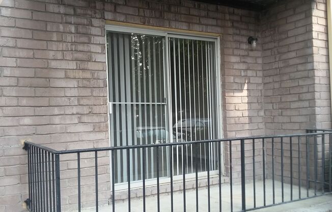 2 beds, 1 bath, 987 sqft, $1,400, Unit 2288-08
