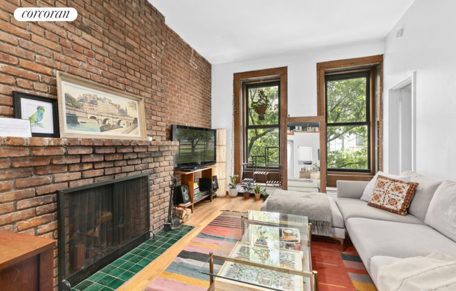 60 W 89 ST