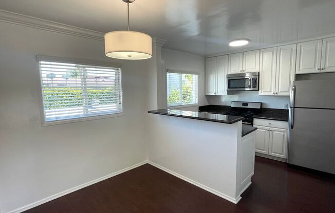 2 beds, 1 bath, $2,850, Unit 1505-F