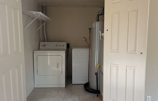 2 beds, 1 bath, 784 sqft, $1,100, Unit 1812 3W