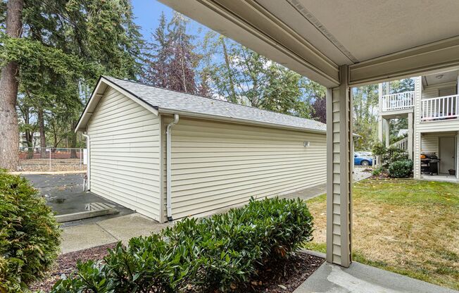 2 beds, 2 baths, 980 sqft, $2,300, Unit SR307