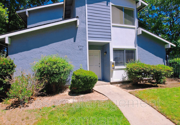 4779 N CEDAR AVE