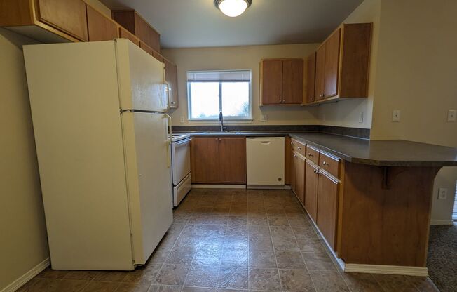 2 beds, 2 baths, 994 sqft, $1,200, Unit E301