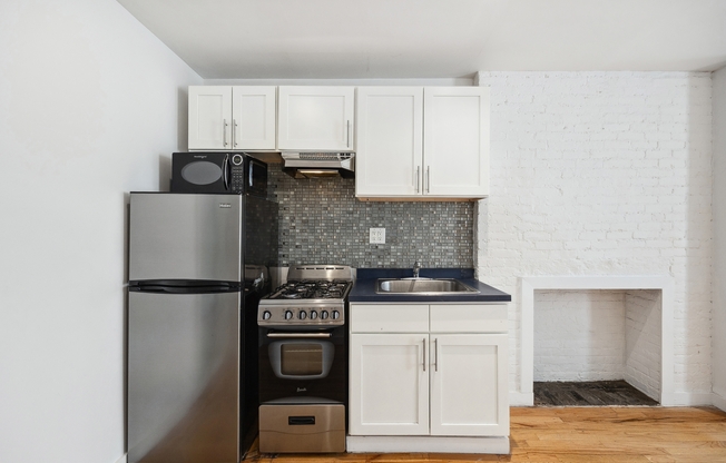 76 E 1st St 1BG