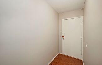 1 bedroom 1 bathroom Condo in Navy Yard!