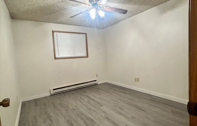 1 bed, 1 bath, 576 sqft, $1,195, Unit 5