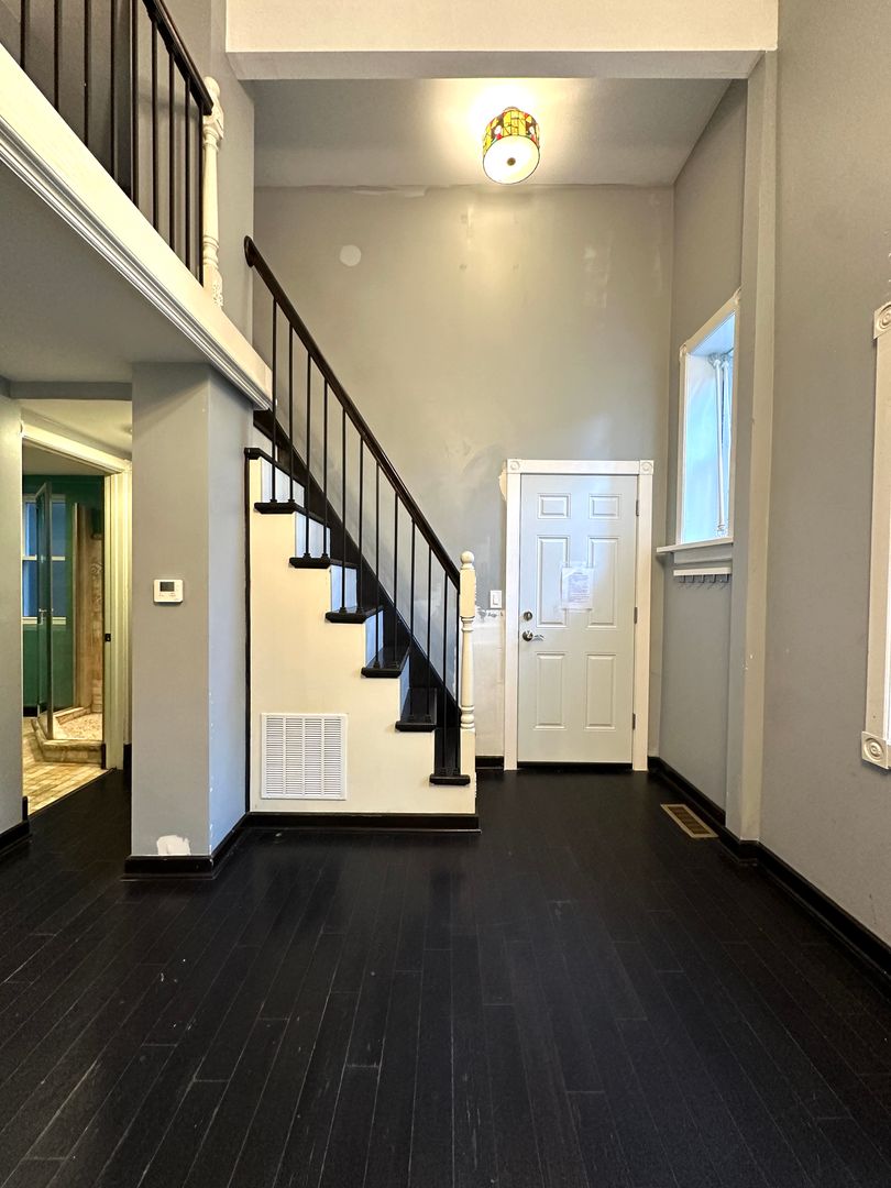 Great Pilsen space - One bedroom in great location.