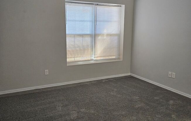 2 beds, 2 baths, 1,001 sqft, $995, Unit 4266 Apt 12