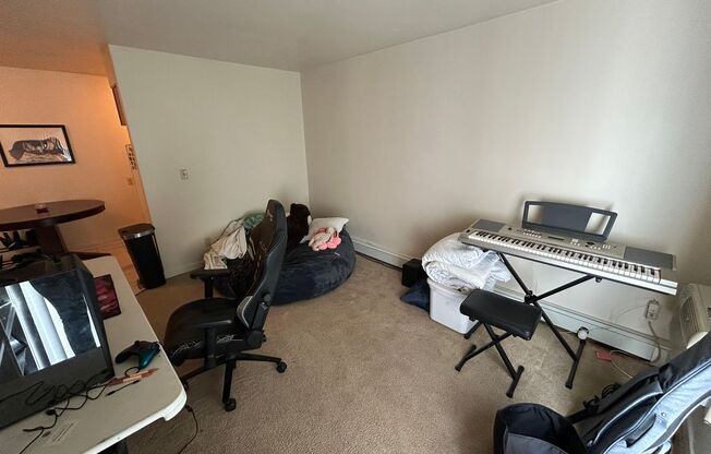 1 bed, 1 bath, $850, Unit 113