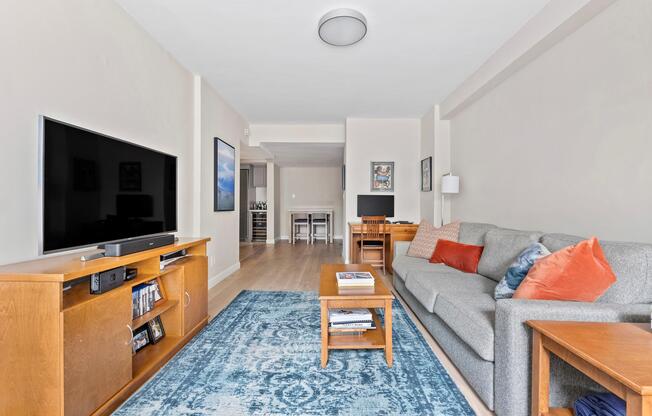 400 E 85 ST