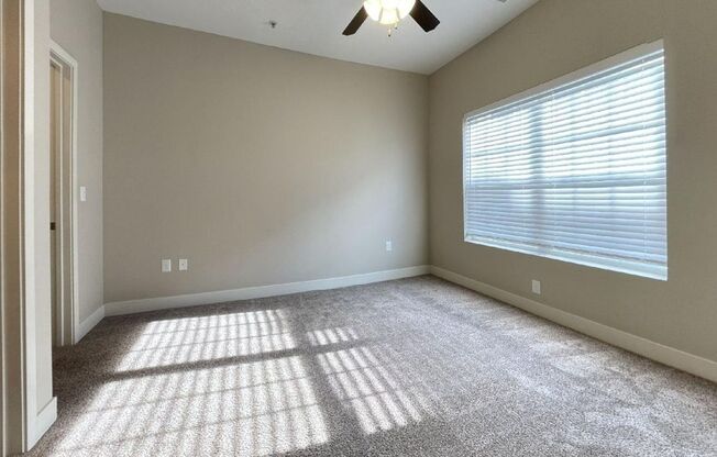 1 bed, 1 bath, 650 sqft, $1,077, Unit 5730-2D NE 80th Ter