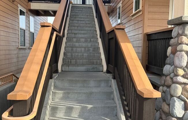 Beautiful Lake Front Condo FULLY FURNISHED w/Private Pool and Dock access!