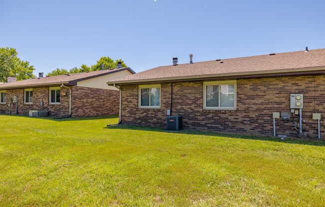 1136 SW 10 CIR