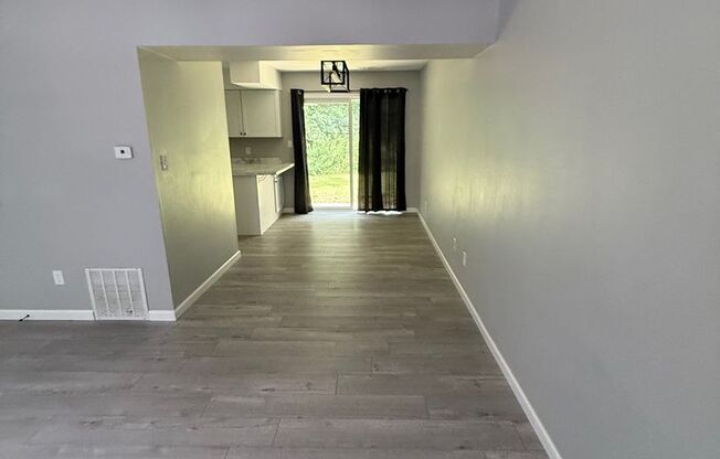 2 beds, 1.5 baths, 928 sqft, $1,085, Unit Unit 402