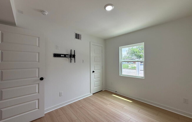 2 beds, 1 bath, 500 sqft, $1,245, Unit 1