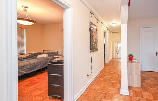 2 beds, 1 bath, $1,675, Unit 2802 1