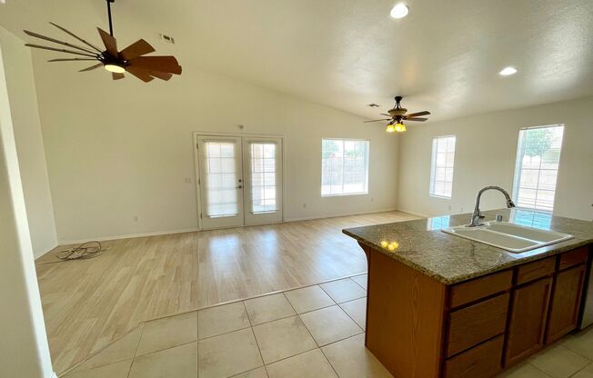 3 beds, 2 baths, $1,700