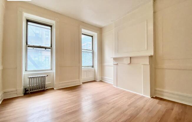 451 W 36 ST