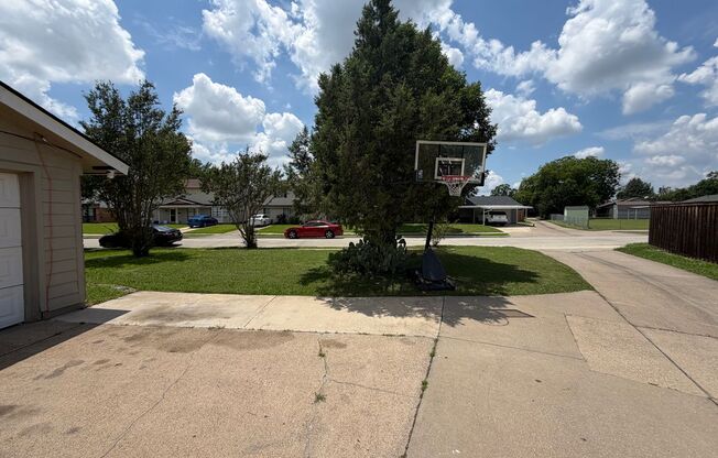 Ready to Move in... Do not miss this house !!!!