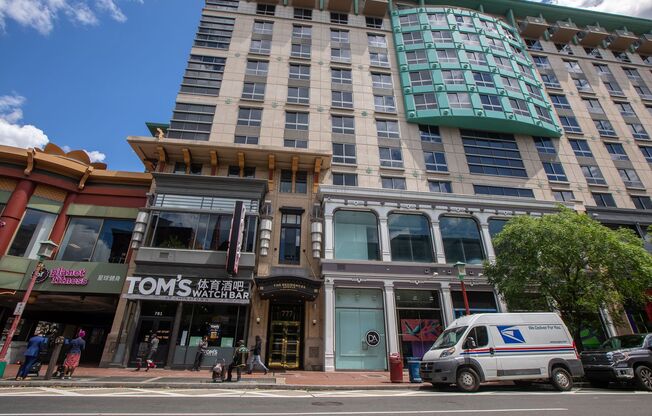 1 bed, 1 bath, $2,450, Unit (#1017)