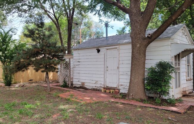 PRE-LEASING FOR September! Quiet Quaint Property! Private Driveway!