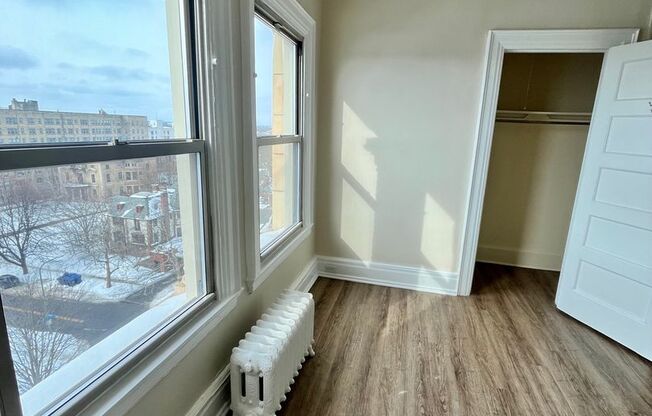 Studio, 1 bath, $900, Unit 743
