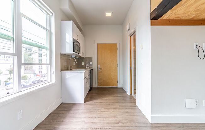 Studio, 1 bath, $799