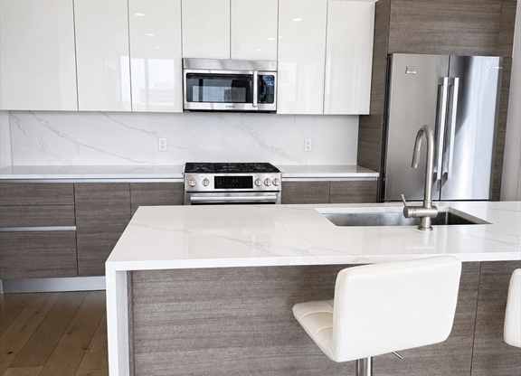 2 beds, 2 baths, 1,089 sqft, $4,500, Unit 501
