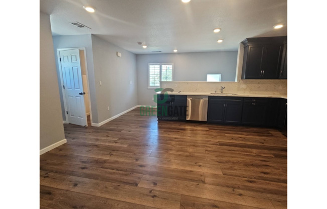 Gorgeous 1 Bedroom, 1 Bathroom Home Available NOW!